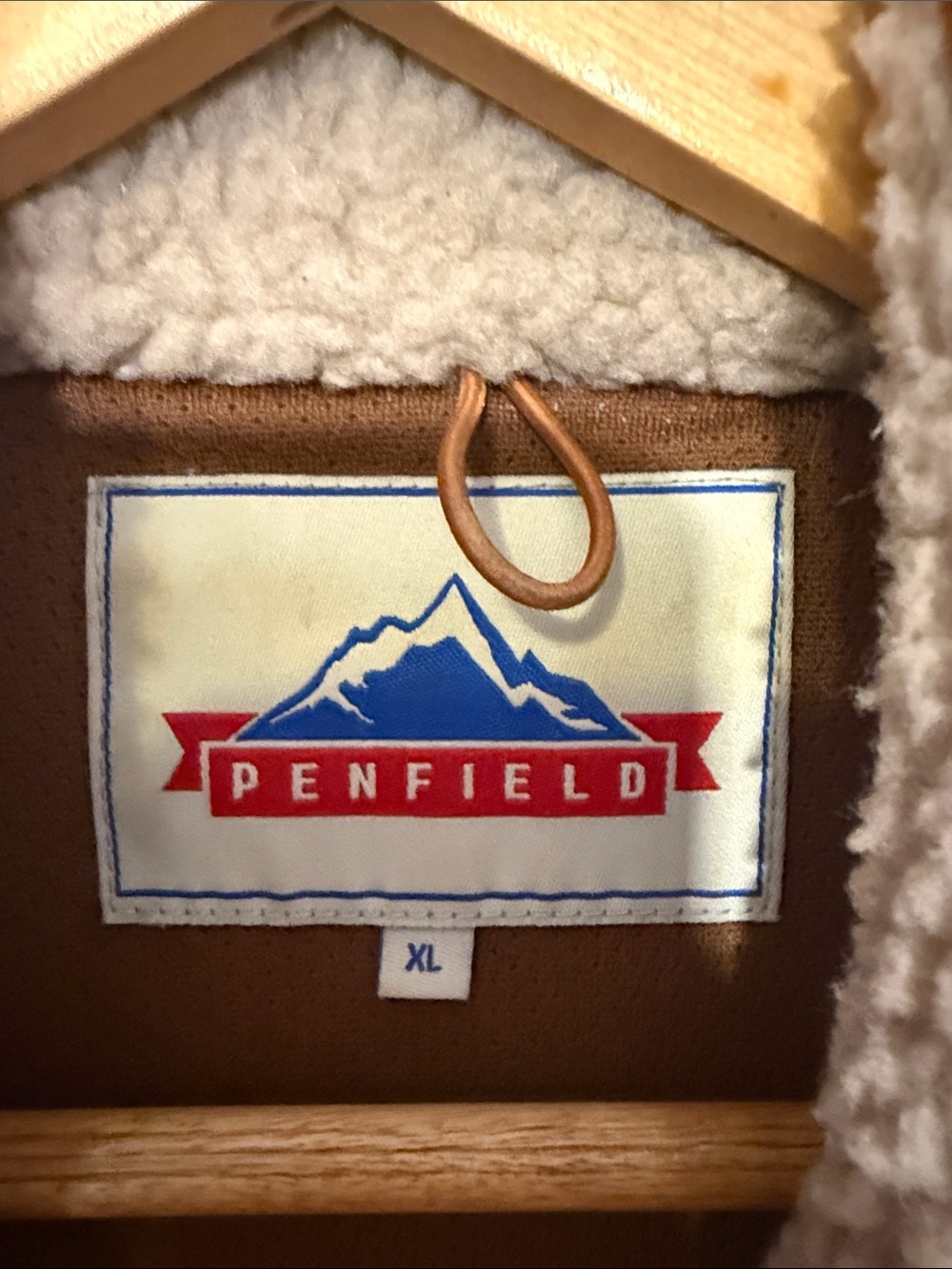 Madewell Penfield Beige Sherpa Fleece Vest with Brown Chest Pocket - Picture 2 of 6